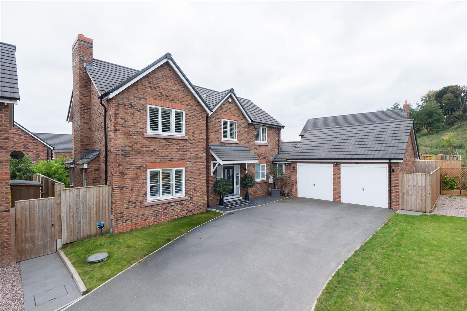 4 bedroom  Detached House for Sale in Beeston